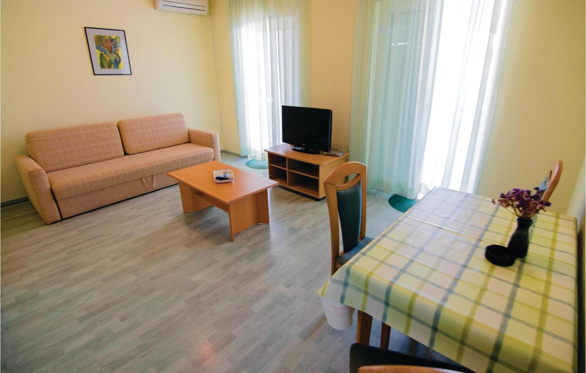 2 Bedroom Gorgeous Home In Banjol Екстер'єр фото