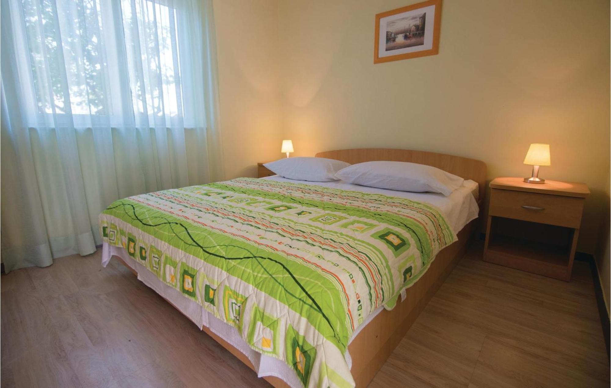 2 Bedroom Gorgeous Home In Banjol Екстер'єр фото