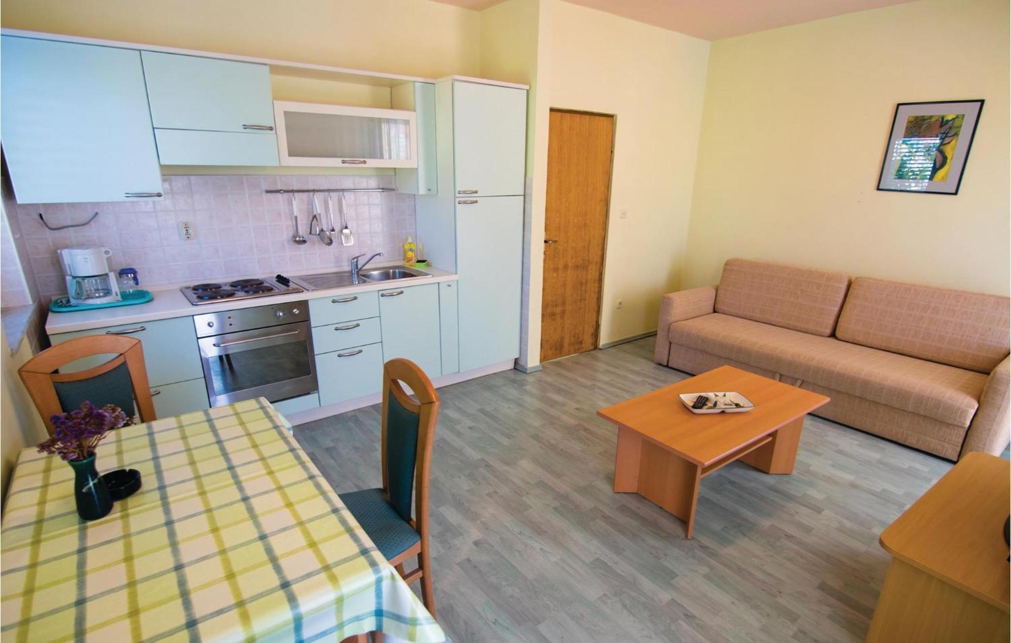 2 Bedroom Gorgeous Home In Banjol Екстер'єр фото