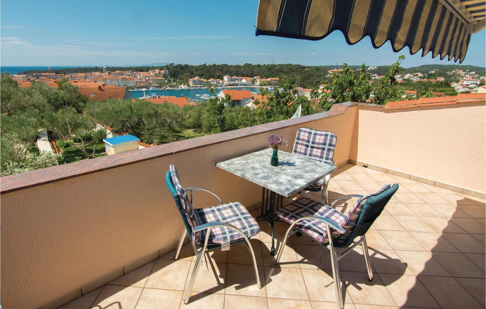 2 Bedroom Gorgeous Home In Banjol Екстер'єр фото